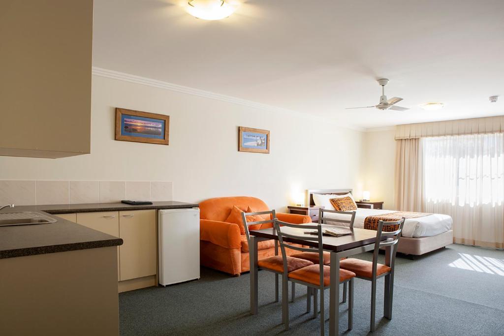 Mandarin Motel Macksville Room photo