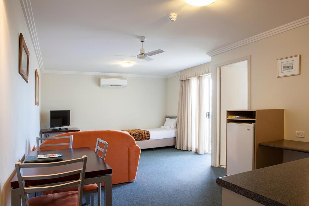 Mandarin Motel Macksville Room photo